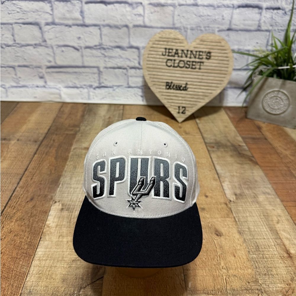 Mitchell & Ness Spurs Snapback